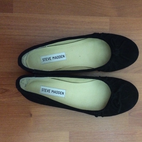 Steve Madden Black Flats