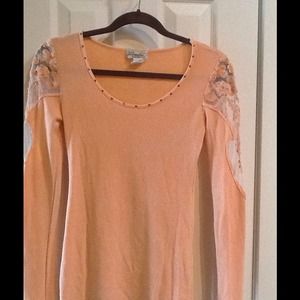 2 Gimmicks by BKE tops.  From the buckle