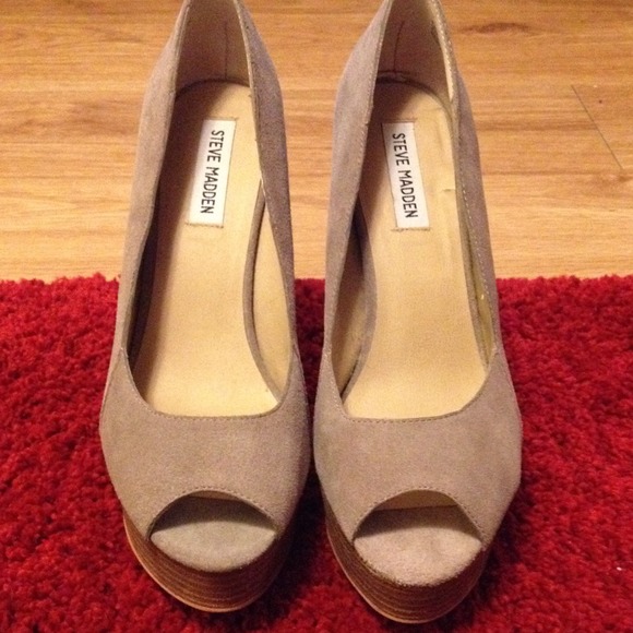 Steve Madden Shoes Steve Madden Prossi Grey Peeptoe Platform Pumps