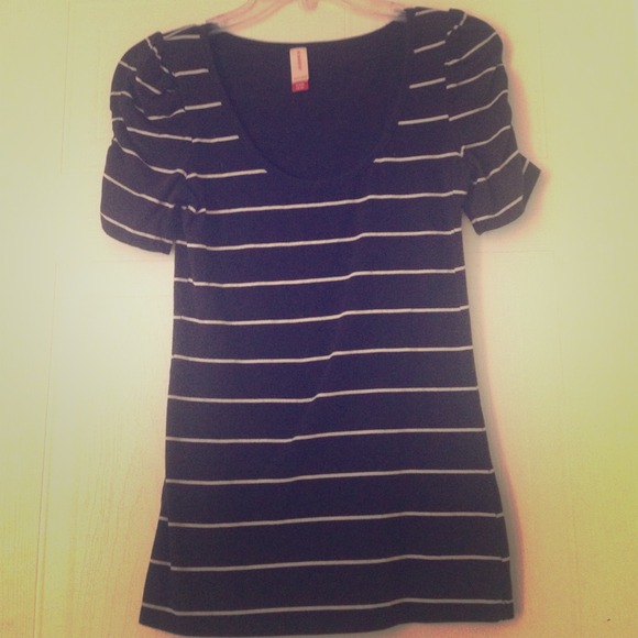 Adore black with cream stripping scrunched  sleeve