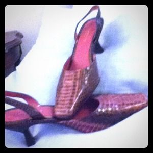 LiZ Claiborne FLEX 2 inch heel sling back.