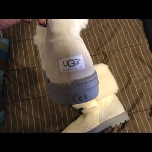 Sun bunny Uggs Women size 12w