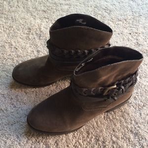Brown ankle boots.