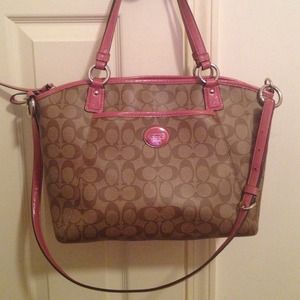 Coach Peyton signature