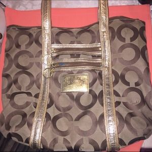 Brown poppy coach purse NO TRADES.