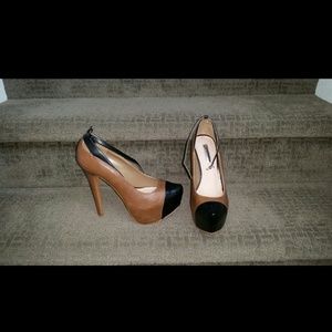 H by Halston platform pump w/ ankle strap