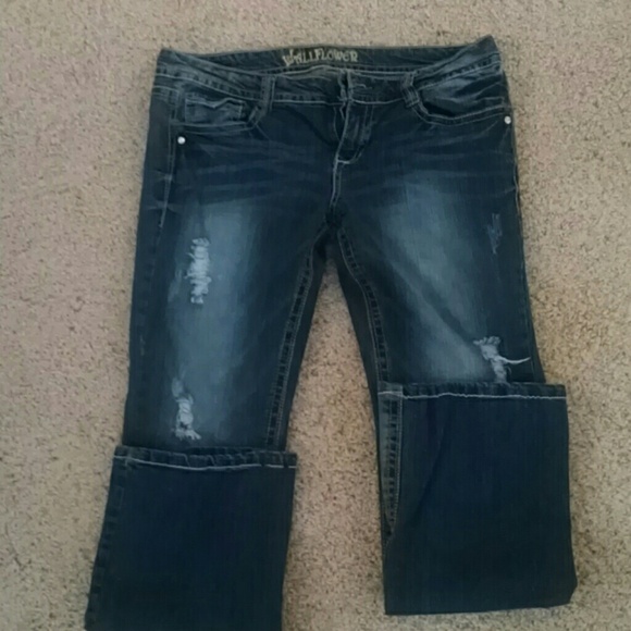 ---SOLD in bundle ---- Distressed jeans, Jrs.