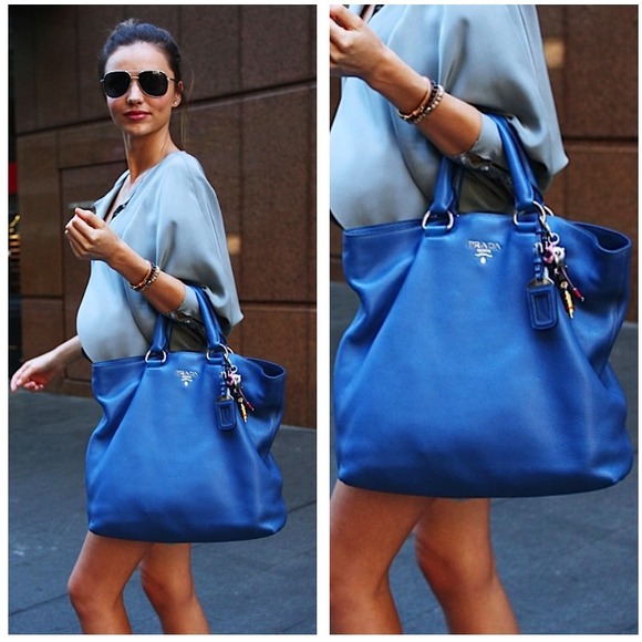 ❌SOLD❌Prada Handbag - Picture 2 of 4