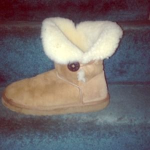 UGGS Bailey Button.