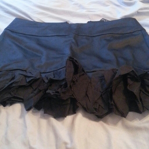 NWT Super cute black satan mini skirt