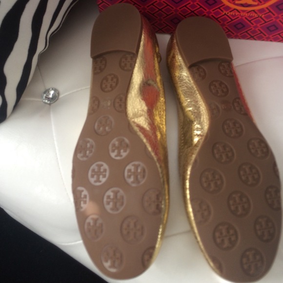 Brand-new Tory Burch shoes never worn - Picture 3 of 4