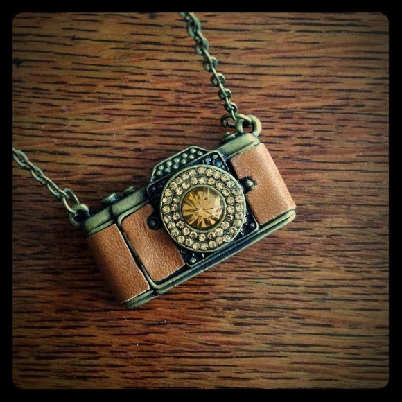 Jewelry - Leather and Metal Chic 35mm Camera Necklace *NEW*