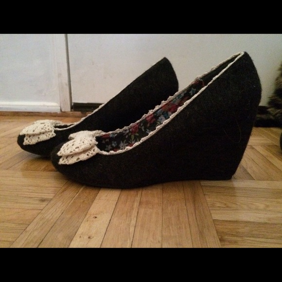 🎉Wedges!🎉 - Picture 2 of 2