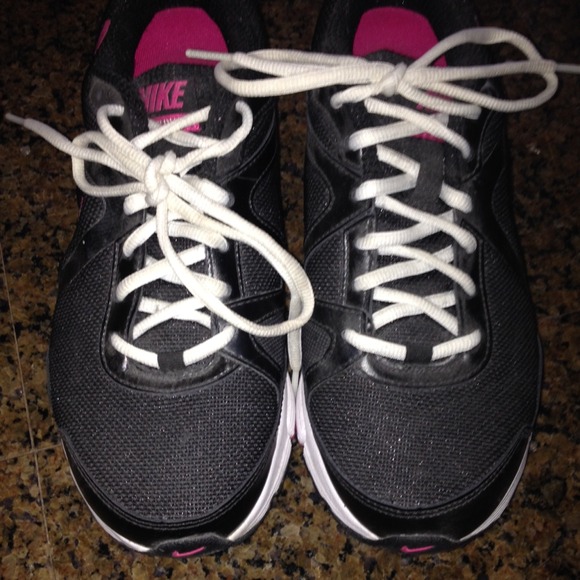 Nike Air Max size 8 black and pink shoes