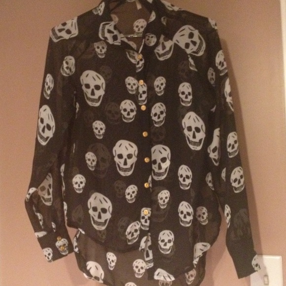 Super cute button up skull sheer shirt! Worn once.