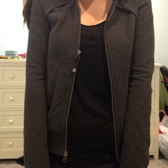 Lulu Lemon zip up hoodie NWOT