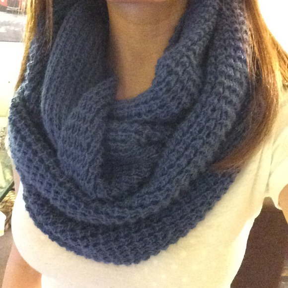 Blue Chunky Scarf - Picture 2 of 2
