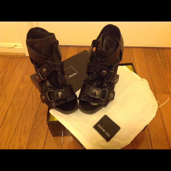 Dolce Vita Black Booties