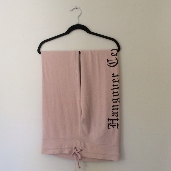 SOLD IN BUNDLE / Wildfox Hangover Central Sweats - Picture 2 of 4