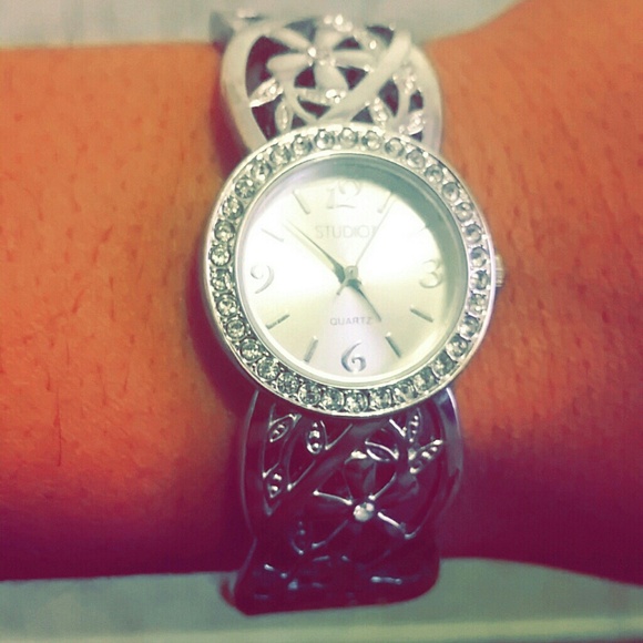 Quartz Watch - Picture 2 of 2