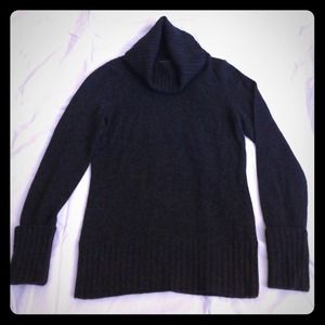 Gray 100% cashmere sweater.