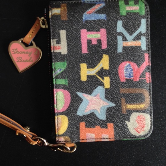 Dooney & Bourke wristlet