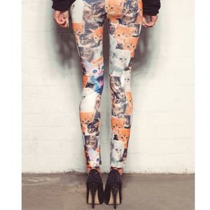 Satanic cat leggings 😈