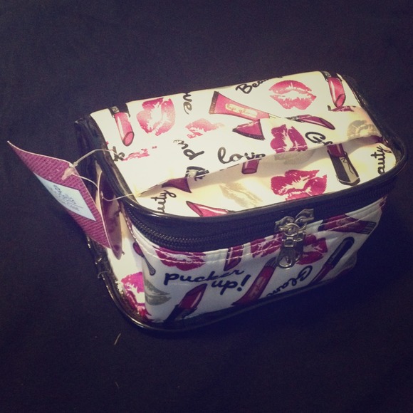 Pucker Up! Make-up Train Case!