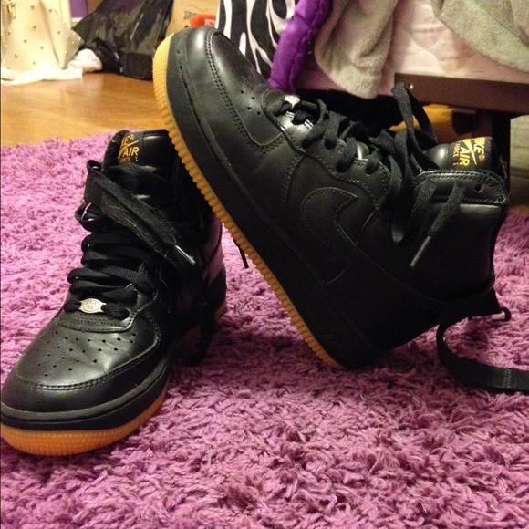 Nike Air Force 1; Black and Yellow