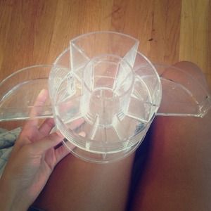 London SOHO New York makeup organizer