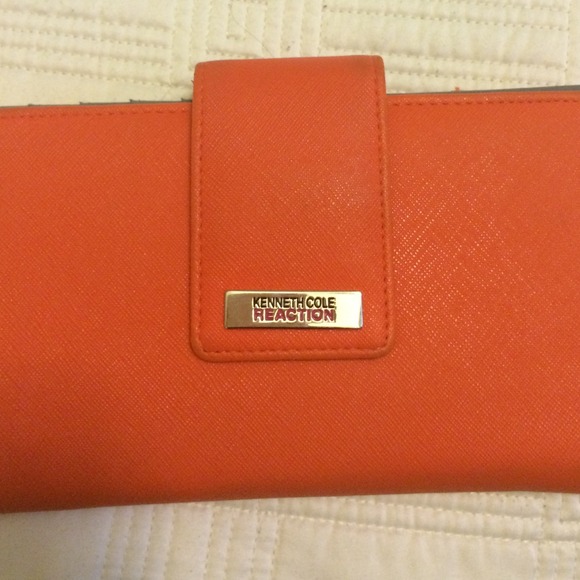 ❤️SOLD❤️KENNETH COLE REACTION Wallet