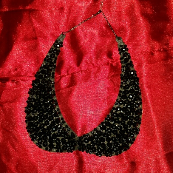 Black bib neclace