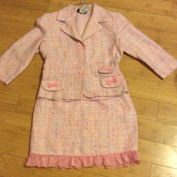 Breakin' loose Dresses & Skirts - Vintage frilly ladies suit