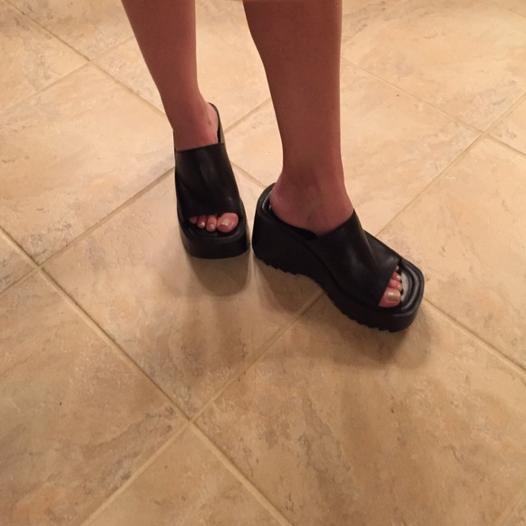 Steve Madden leather wedges