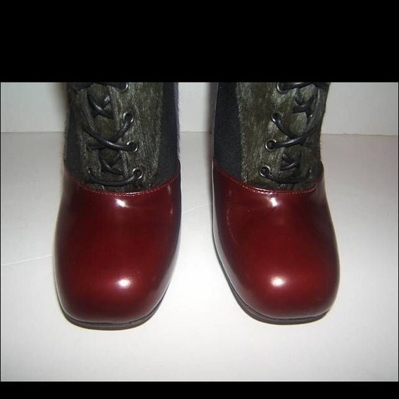 New $1,430 FENDI 7 8 Steam Punk booties red gray - Picture 3 of 4