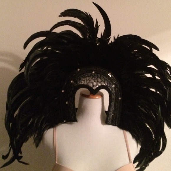 Black feather headdress