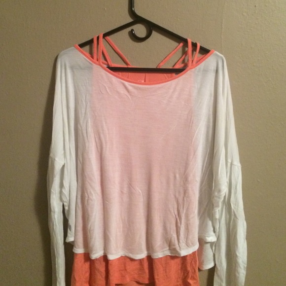 Coral tank with loose white top attached. - Picture 1 of 4