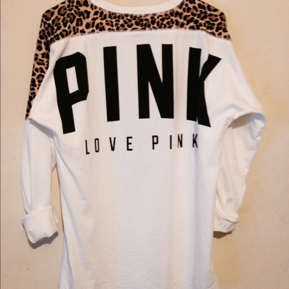 PINK Victoria's Secret Sweaters - 🎀NWOT!! Vs Pink" Wht/Cheetah Varsity Crew !!