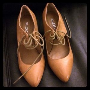Aldo lace pump