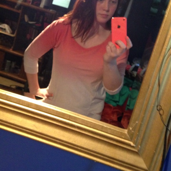 Cute long sleeve sweater/shirt - Picture 1 of 2