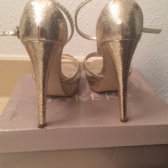 Gold heels - Picture 3 of 4