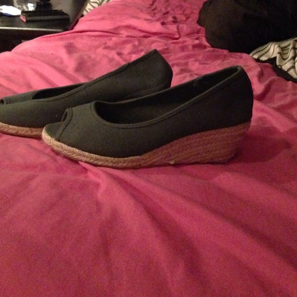 Wedged Shoes - Picture 2 of 2