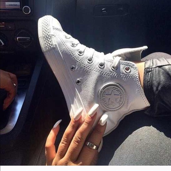 High top Converses "Chuck Taylor's"