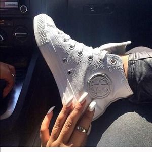 High top Converses "Chuck Taylor's"