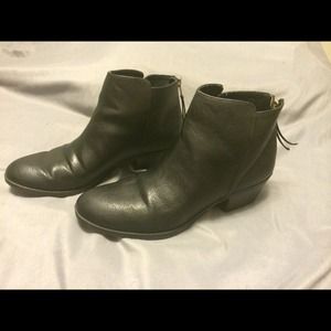 Zip back low heeled boots