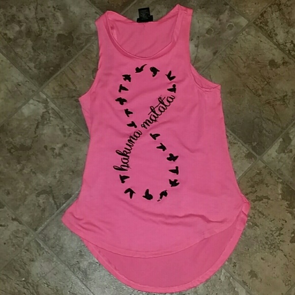 Hakuna Matata tank NWOT