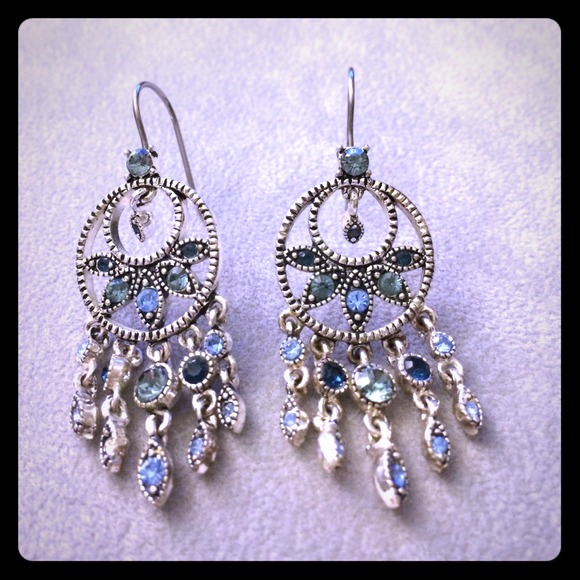 Blue rhinestone drop earrings