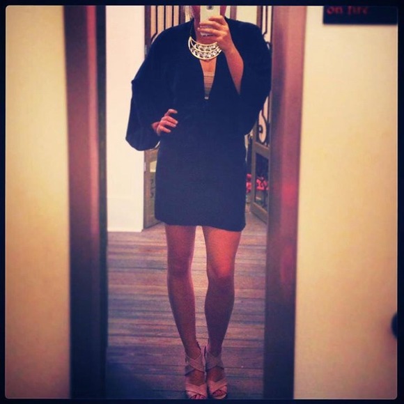 ISO: Olivaceous navy kimono sleeve dress sm or med