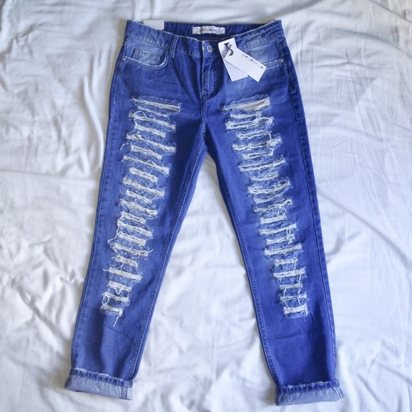 🎉HP🎉Light Before Dark UO Shredded Boyfriend Jean - Picture 2 of 4