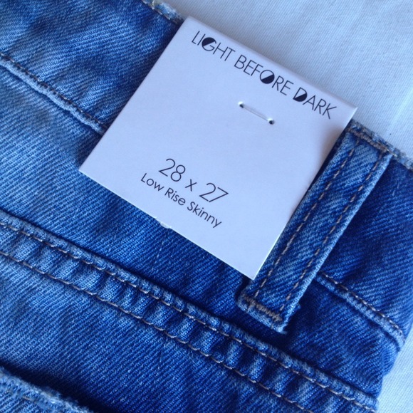 🎉HP🎉Light Before Dark UO Shredded Boyfriend Jean - Picture 4 of 4